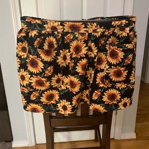 Cute apron. Long tie around waist. Fits plus size